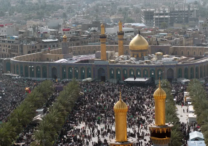 Le mausolée d'Hussein à Kerbala SFC Larry E. Johns, USA, Public domain, via Wikimedia Commons