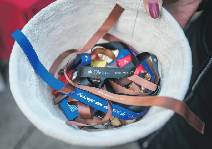 Hors les murs: un verset et un chocolat à offrir ©Eric Roset