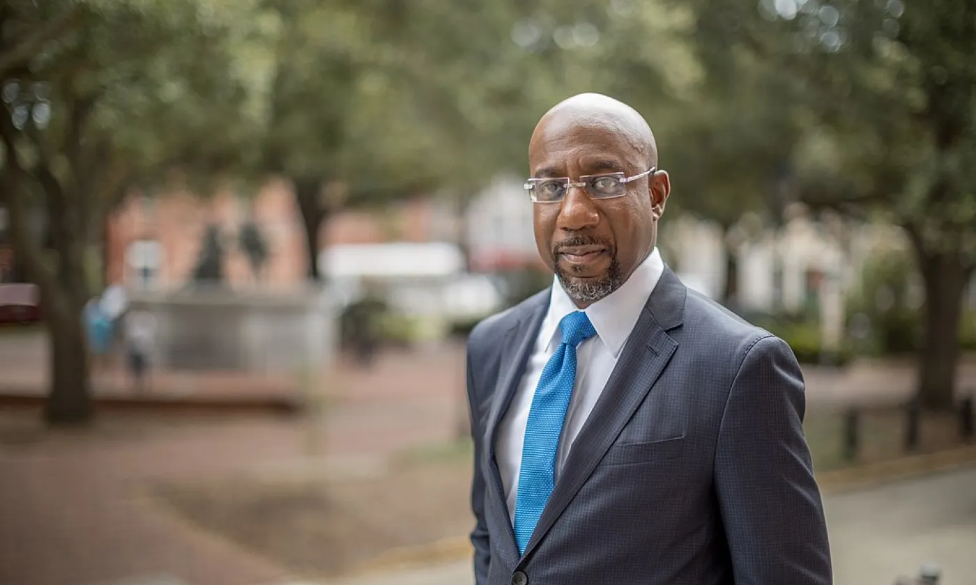Candidat démocrate au Sénat américain, Raphael Warnock ©Raphael Warnock, Public domain, via Wikimedia Commons