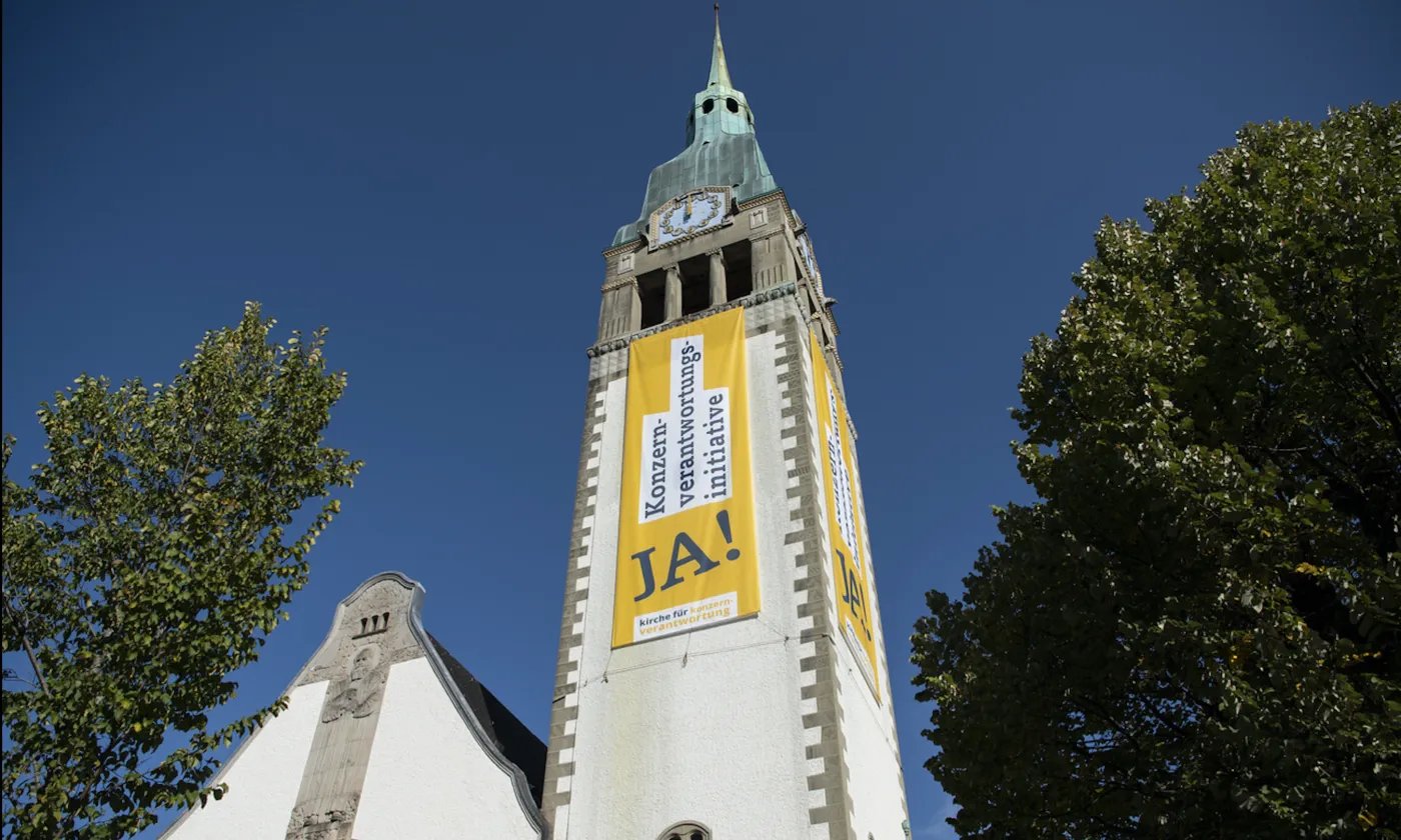 Les Eglises suisses se sont largement engagées dans la campagne en faveur de l'initiative pour des multinationales responsables. Keystone / Peter Schneider