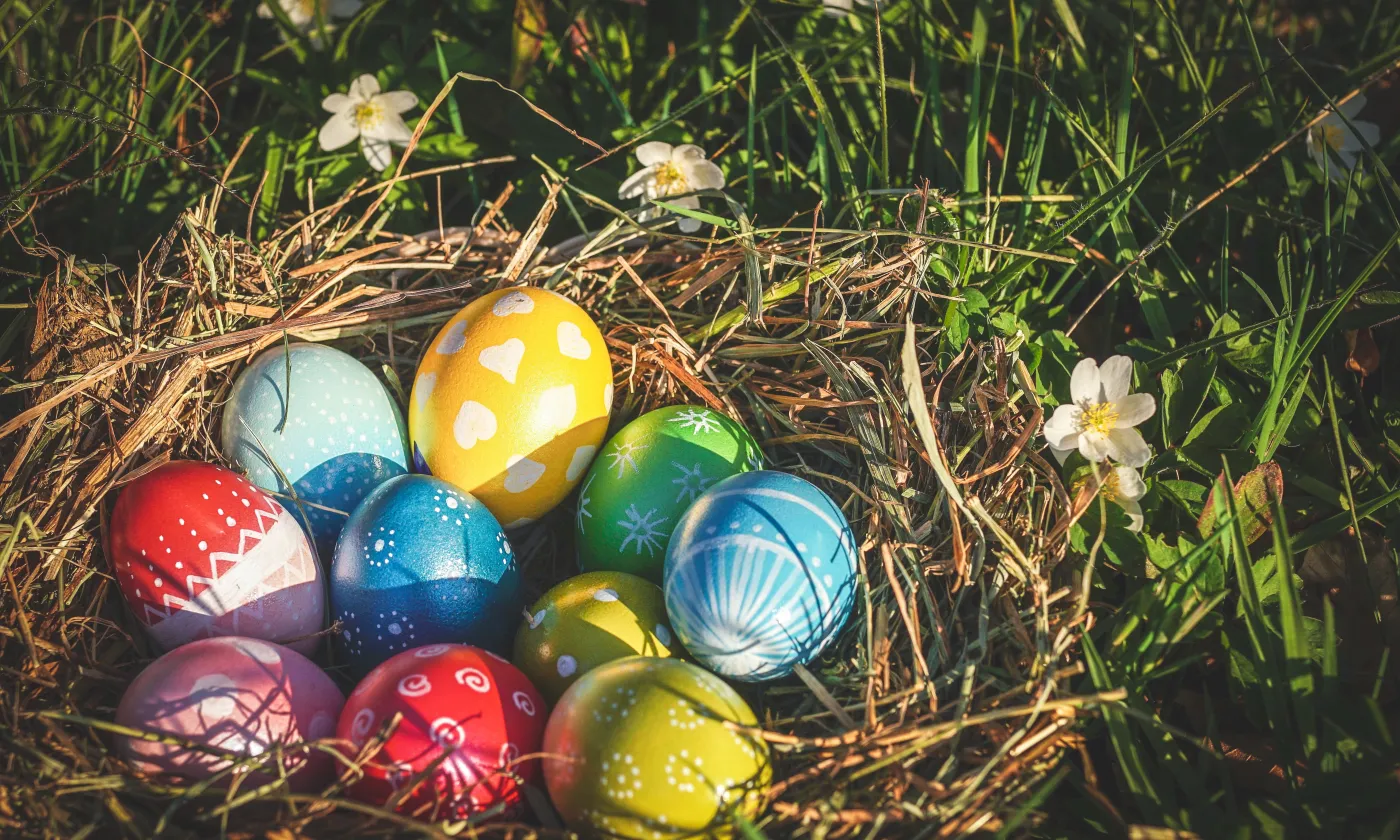 Chasse aux oeufs, chocolat, espoir et joie. © 165106 / Pixabay