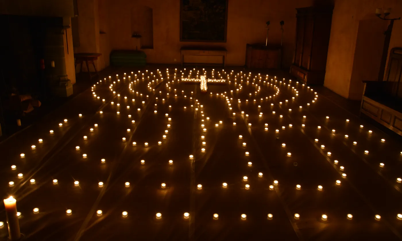 Le labyrinthe de lumière de Pâques à Bursins ©DR